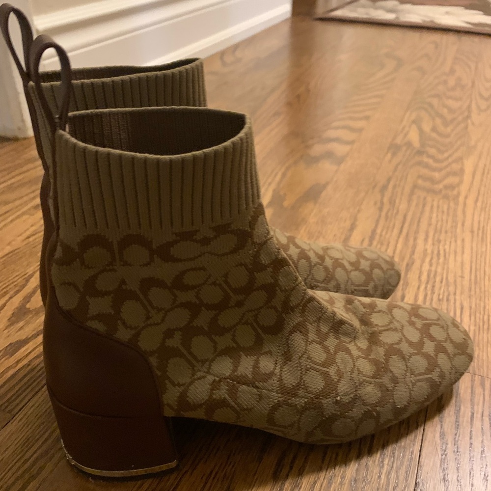 Coach boots